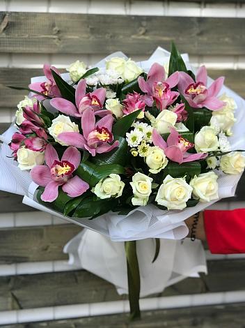 Букет цветов из: Розы и Хризантемы в Гаджиево