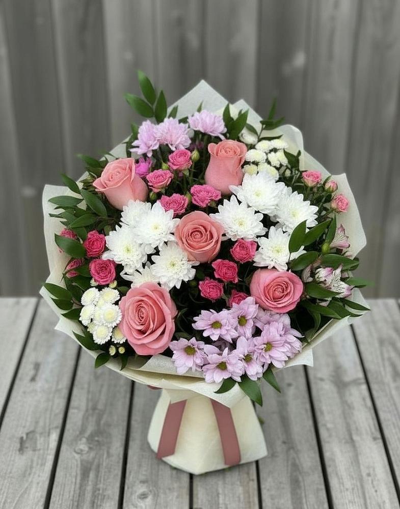 Букет цветов из: Альстромерии, Гвоздики, Розы и Хризантемы в Гаджиево