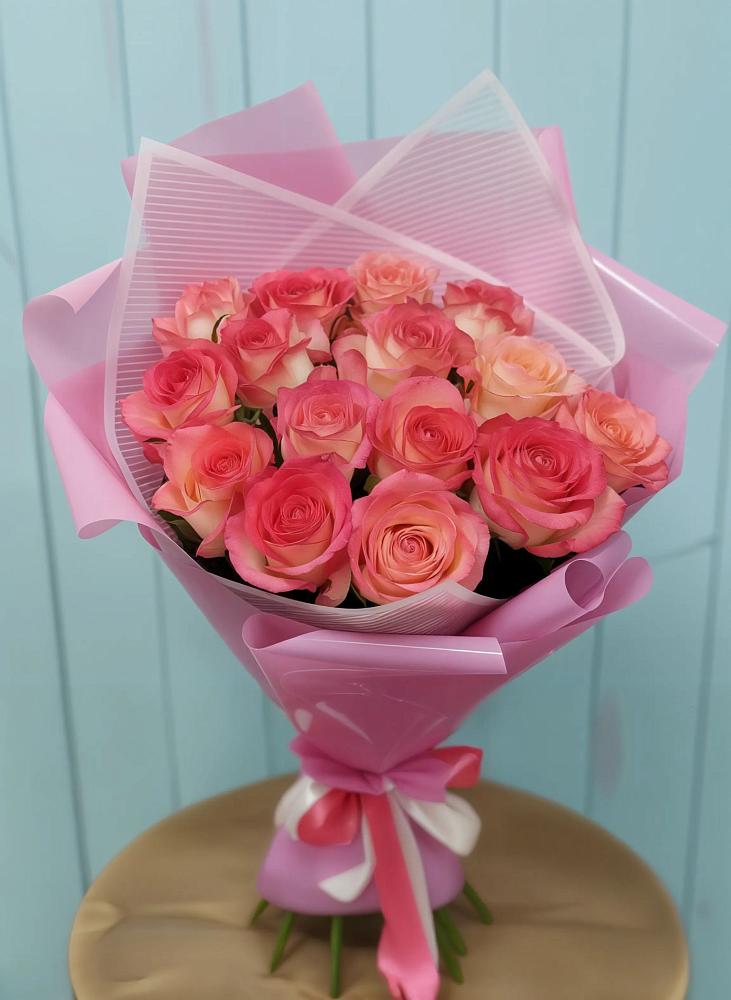Букет 15 Розовых роз Равель в Гаджиево