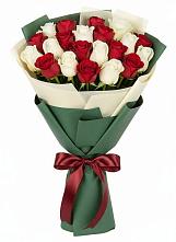 Букет Микс из красных и белых роз #REPLACE_PRED# Гаджиево