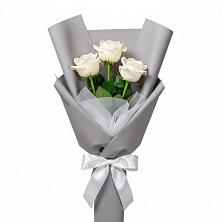 Букет 3 белые розы в Гаджиево
