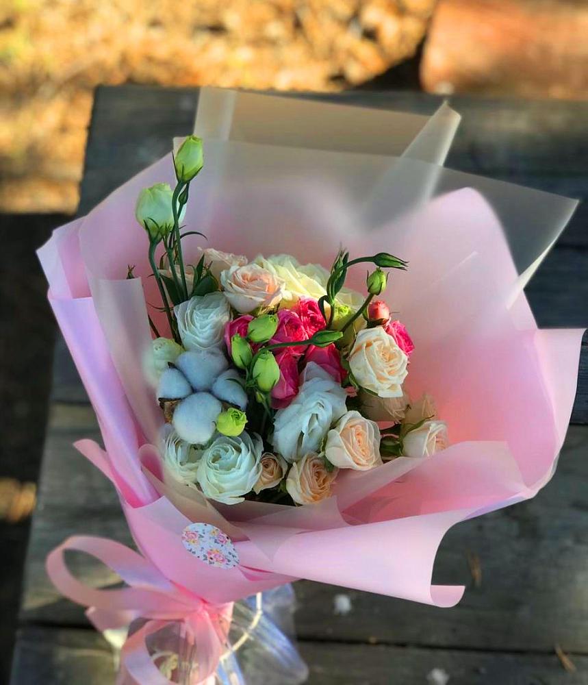 Букет цветов из: Розы и Лизиантусы в Гаджиево