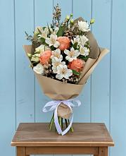 Букет цветов из:  Альстромерии, Лизиантусы, Розы и Хризантемы в Гаджиево