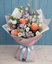 Букет цветов из:  Лизиантусы, Розы, Альстромерии и Гипсофила в Гаджиево