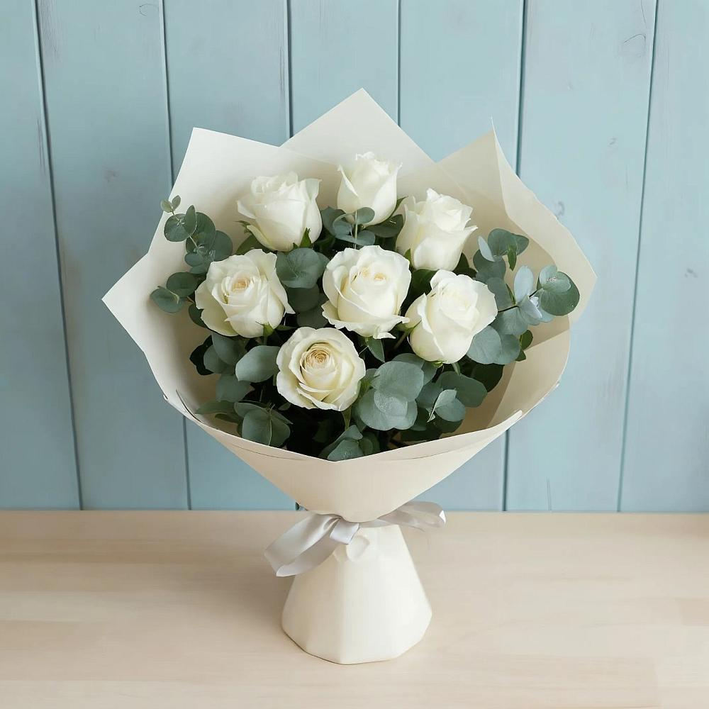 Букет Белые розы в Эвкалипте в Гаджиево
