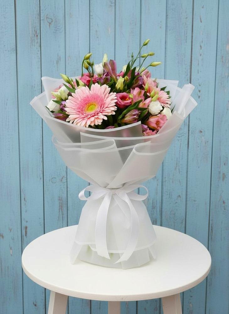 Букет цветов из: Герберы, Альстромерии и Лизиантусы в Гаджиево