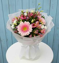 Букет цветов из:  Герберы, Альстромерии и Лизиантусы в Гаджиево